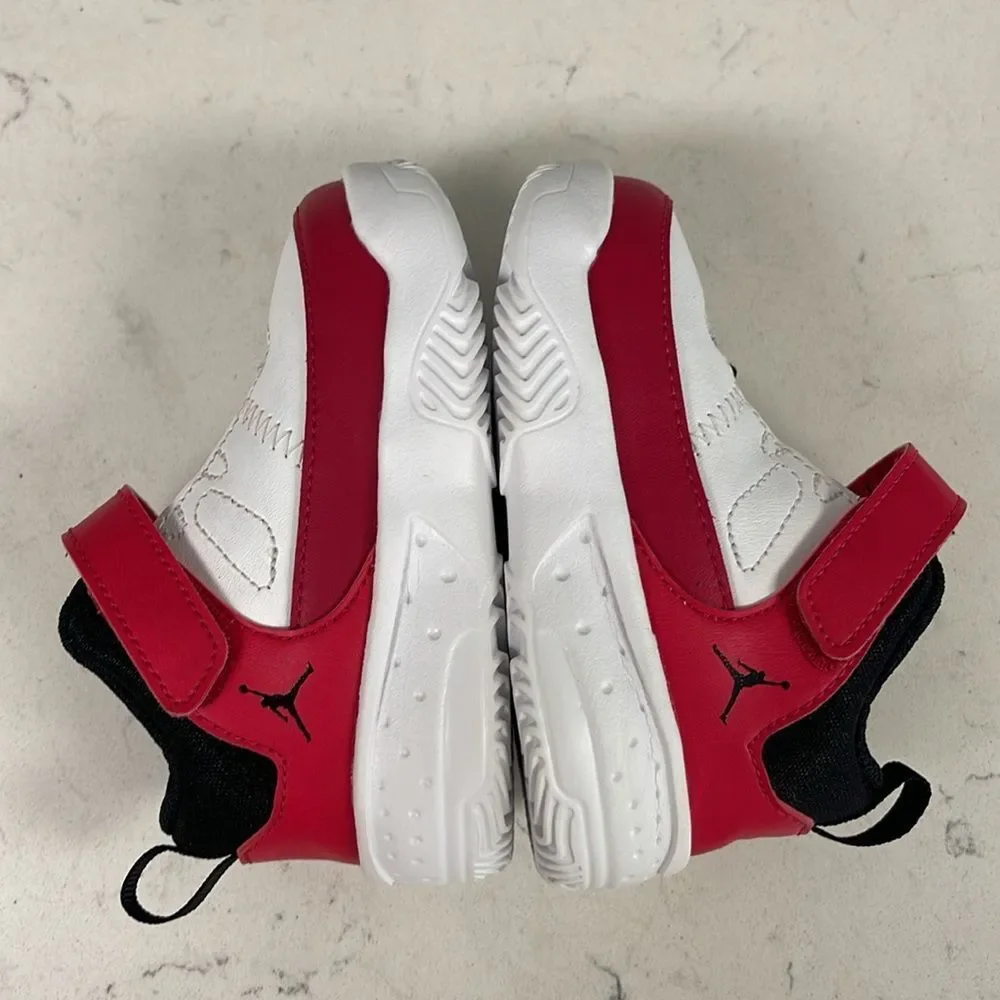 JORDAN MAX AURA 3 PS 'WHITE VERY BERRY' Size 5C DA8023-106